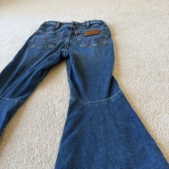 Wrangler Retro High Rise Trumpet Flare/Bell Bottom Jeans Size 26/32 - Picture 13 of 16
